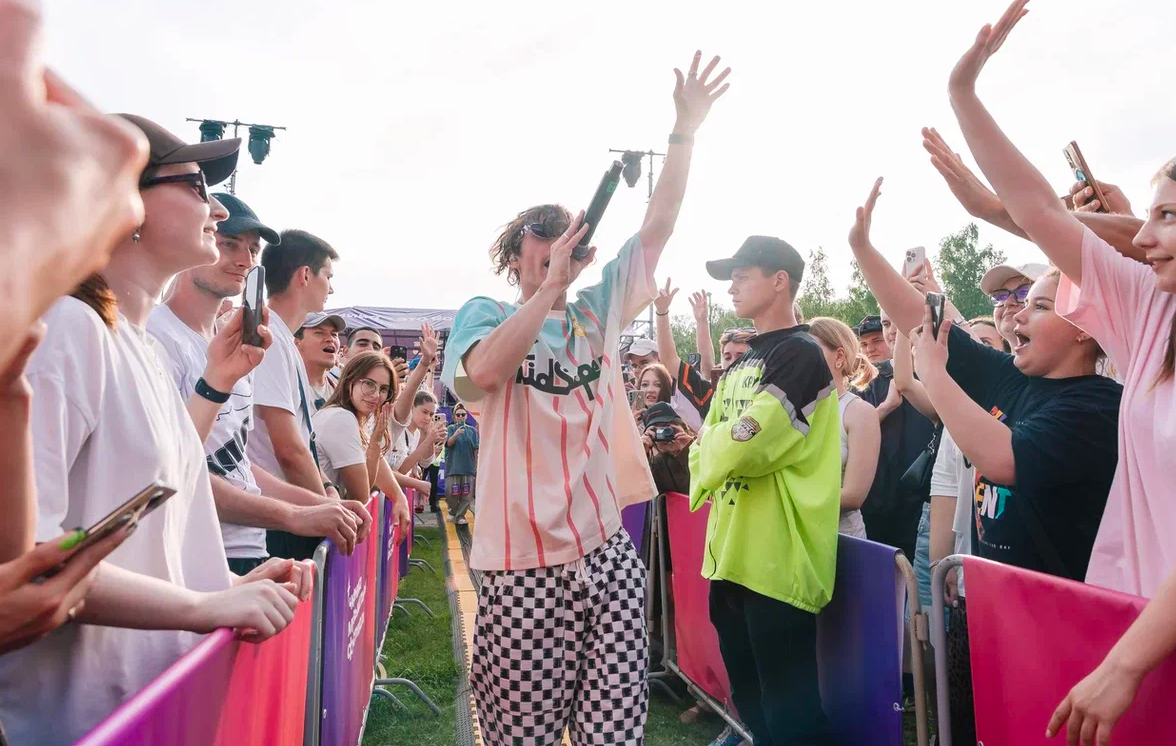 Фото Орали «Сигма-бой» и «А у реки». Опубликованы яркие моменты Черника Music Fest в Новосибирске 31